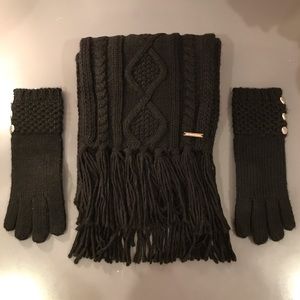 MICHAEL KORS - Scarf and Gloves Matching Set